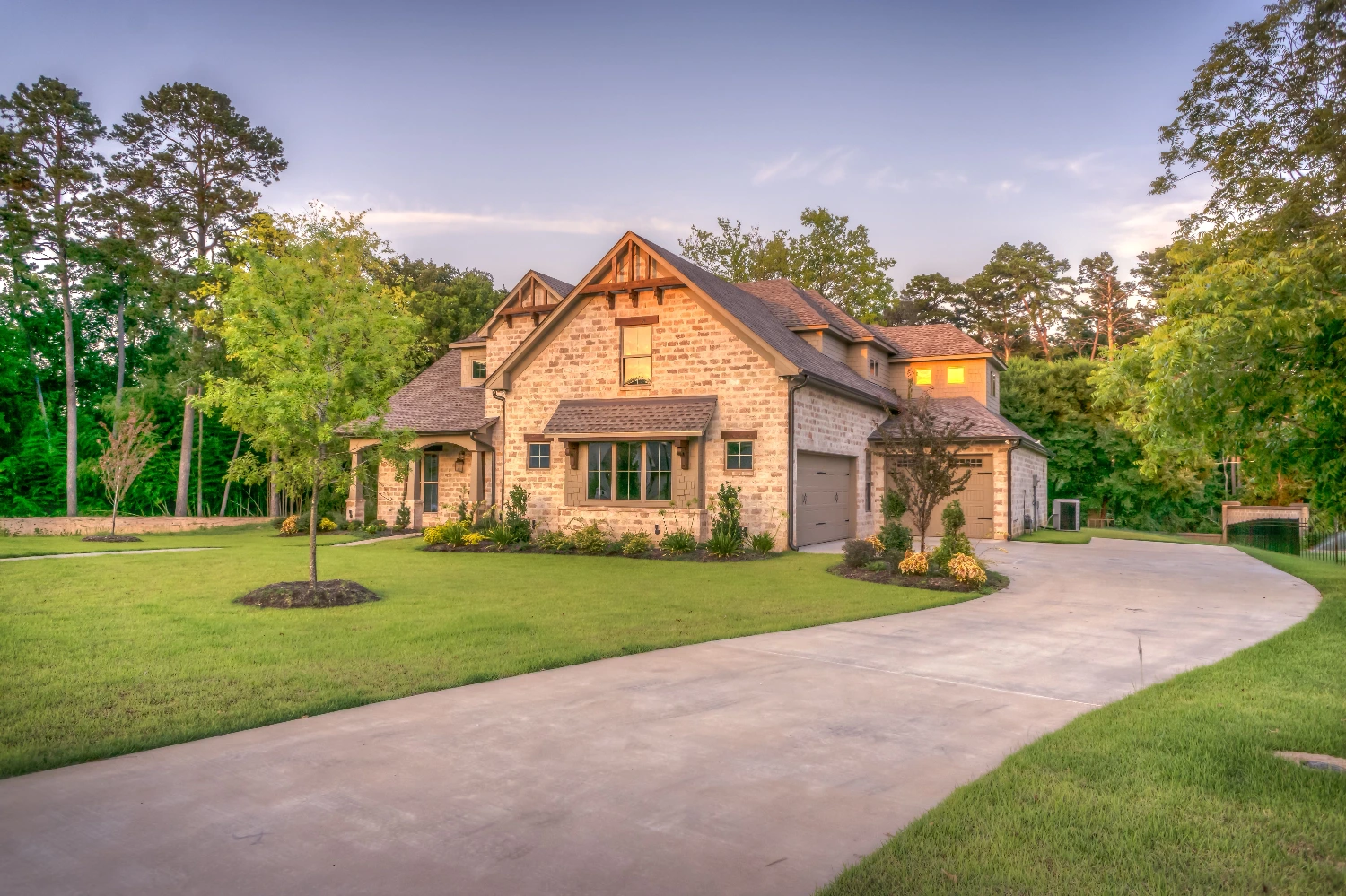 Henry County Georgia homes and suburban real estate community scenery