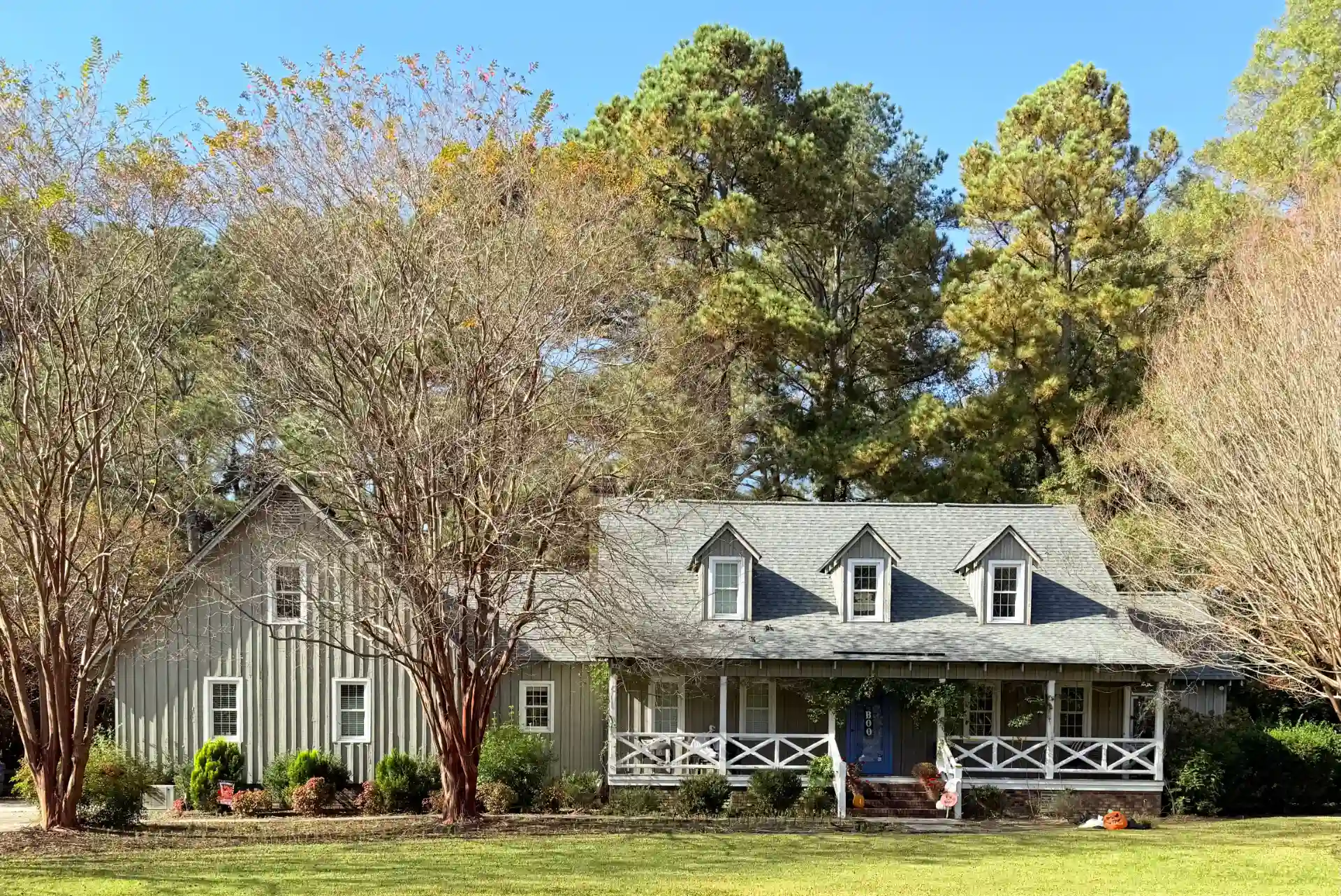 Single-family home for sale in a Covington Georgia neighborhood